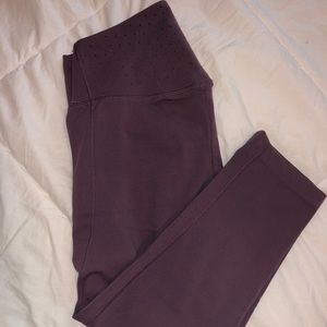Light purple cropped athletic leggings